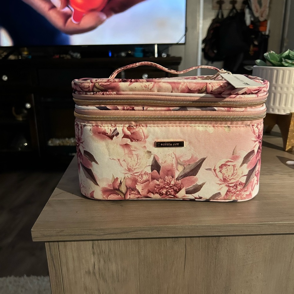 COPY - NWT Makeup case
